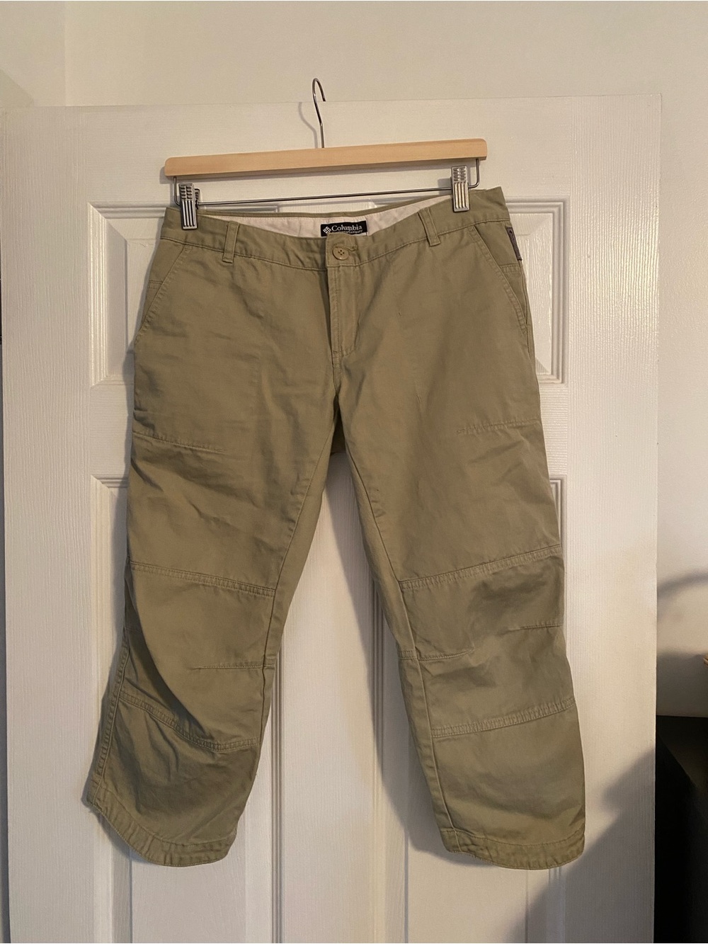 Columbia Vintage Low Rise Tan Cargo Capris